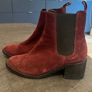 L’intervalle Heeled Suede Boots